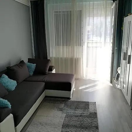 Lägenhet Sza-ni Apartman *